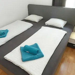 Διαμέρισμα In Near Schoenbrunn & Westbahnhof - Keyless Check-in, Βιέννη
